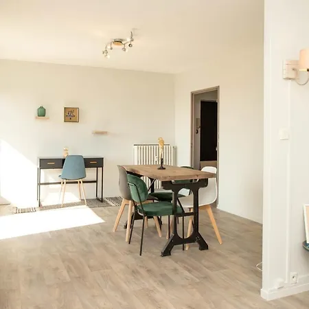Grand 3 Chambres Dans Le Centre De Apartment